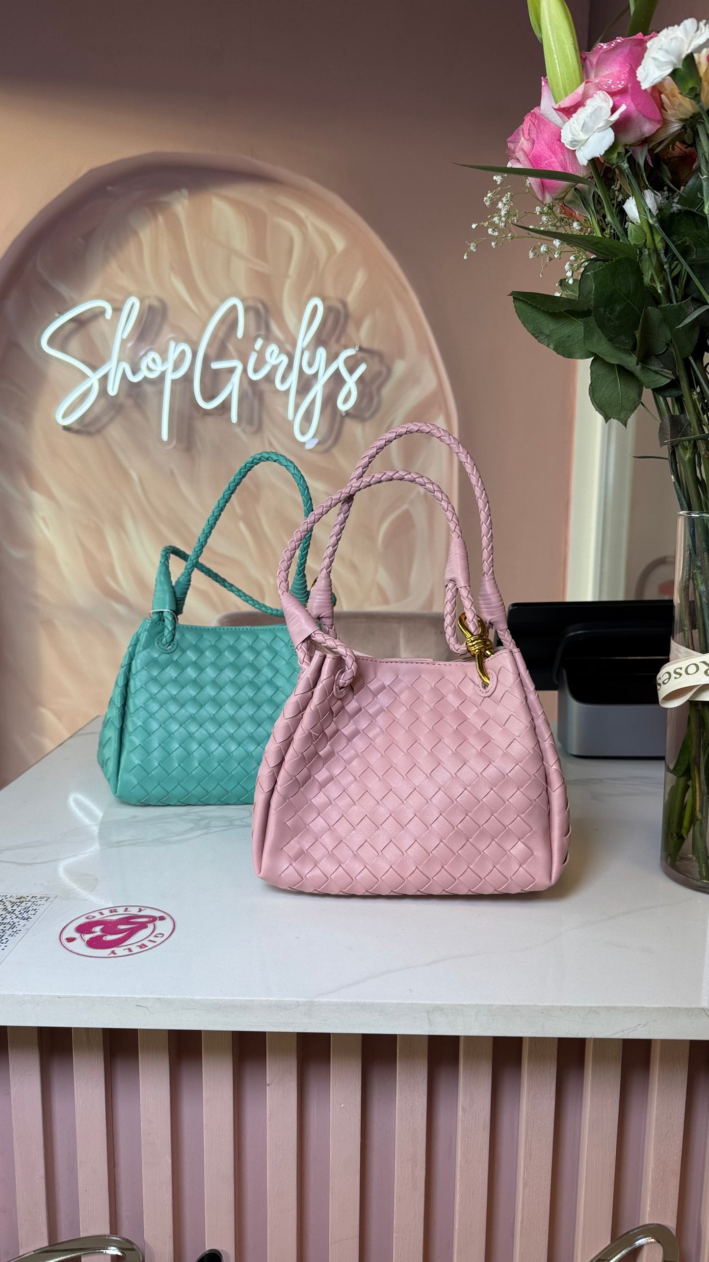 Bucket bag